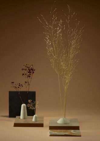 Flora Display aus Ton (Set, grau)
